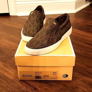 Michal Kors womens Keaton slip ons